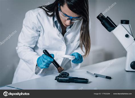 Forensic Science Lab Forensic Scientist Examining Gun Evidences — Stock