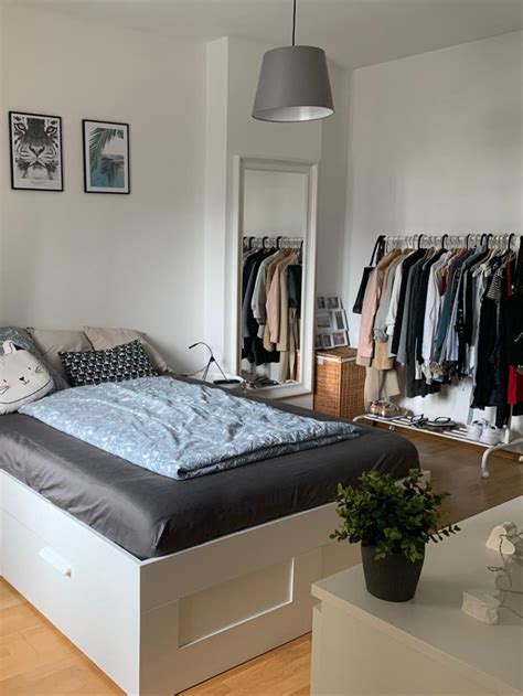 Der aktuelle durchschnittliche quadratmeterpreis für eine wohnung in düsseldorf liegt bei 12,88 €/m². Gemütliches WG-Zimmer in Düsseldorf | Wg zimmer, Zimmer ...