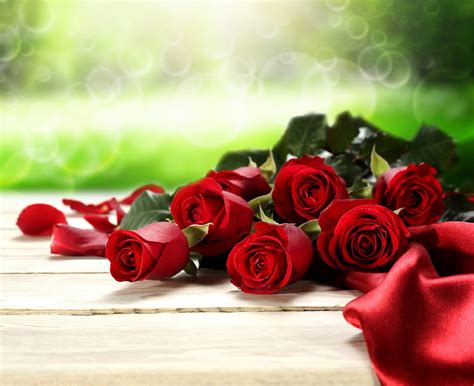 With Love Valentines Day Red Roses Rose Roses Bokeh Bouquet