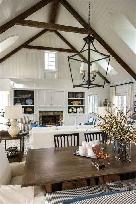 This modestly sized dining room is open to the entry foyer and great room. HGTV Dream Home 2015: Dining Room | HGTV Dream Home 2015 ...