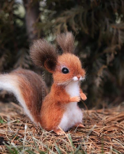 Artist Crafts Adorable Felted Animals From Wool That Will
