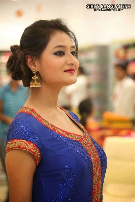 Bangladeshi Sexy And Boobsy Hot Real Life Bhabi Aunty ‘tanzila Nupur