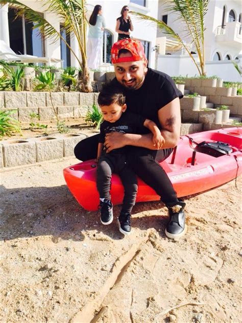 Yo Yo Honey Singh With His Nephew Photosimagesgallery 39789