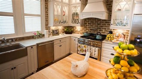 To flooring you'll also find ideas for backsplashes, lighting, appliances, and sinks. Kitchen Brick Backsplashes - For Warm And Inviting Cooking ...