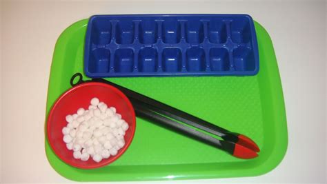 Toddler School Tray Transfer Pom Poms Into Ice Cube Tray With Tongs