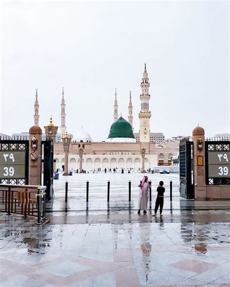 4,157 likes · 56 talking about this · 2,570 were here. Madinah Almunawwarah | Beautiful mosques, Medina mosque ...
