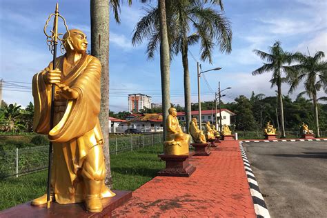 There is also convenience with car park provided in one borneo shopping mall, as in kota kinabalu, we will need a transport for. Kota Kinabalu: Sehenswürdigkeiten & Highlights | abenteuer ...