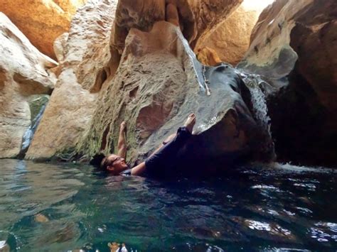 How To Hike Wadi Shab Oman The Restless Beans