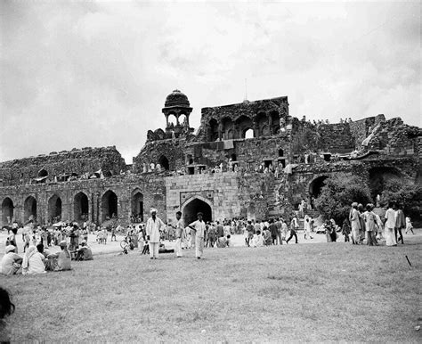 India became independent of the united kingdom on august 15, 1947. Rare pictures from 1947, the year India achieved its ...