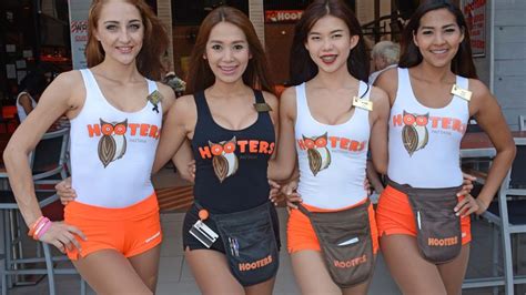 Hooters Of Pattaya City Thailand 2017 Youtube