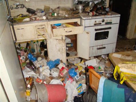 Messy Home Wtf Messy Dirty Homes10 Wtf Messy And Dirty Homes Hoarders