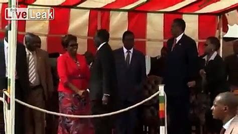 Zimbabwe S President Robert Mugabe Falls Down Steps Video Dailymotion