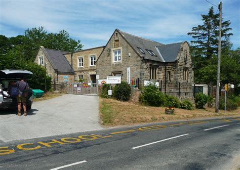 C Of E Primary School Hall Green Lane Humphrey Bolton Cc By Sa Geograph Britain