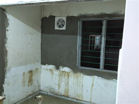 Saat exhaust fan menyala, udara di dalam kamar mandi akan dikeluarkan melalui saluran ventilasi yang mengalir ke plafon atau dinding, sehingga jenis exhaust fan untuk kamar mandi ada yang dipasang di plafon maupun dinding. Pemasangan Exhaust Fan Di Dapur | Desainrumahid.com