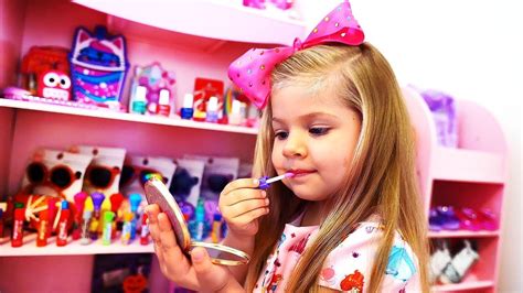Diana Pretend Play Dress Up And New Make Up Toys Youtube