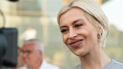 Verena Kerth Zeigt Sich Bei Beautybehandlung Deutsch City