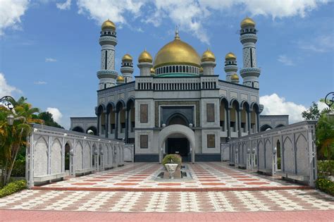 Masjid Jame Asr Hassanil Bolkiah Alowisata