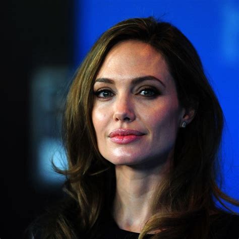 Angelina Jolies Breast Cancer Surgeon Revealed