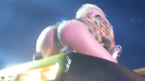 Miley Cyrus Bangerz Tour 2014 Ass Booty Slap Hd Porn 19