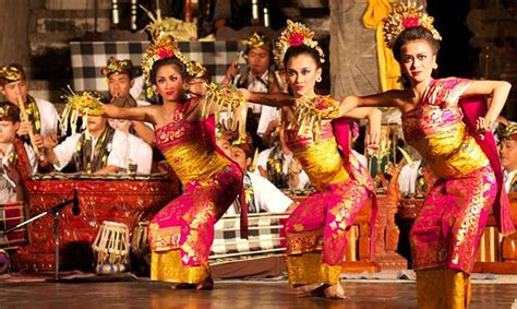 Tari pendet berasal dari daerah. Tarian Bali, Magnet Pulau Dewata Bagi Wisatawan Asing