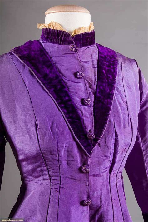 For fashion collectors, there are rich pickings to be had in catawiki's auctions of unique designer womenswear and menswear, accessories and jewellery, with more than 1,000 pieces selling every week. Upcoming Sales | Fashion, Historical dresses, Textiles fashion