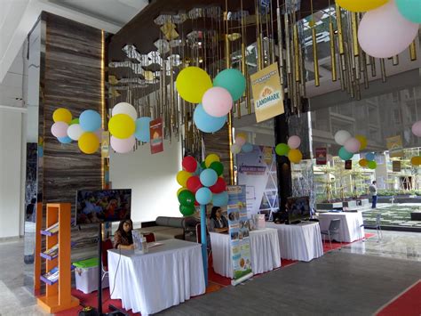 Untuk masuk kesana, dibutuhkan persiapan yang matang karena persaingannya yang sangat ketat. Angklung Performance & Booth Sekolah Trimulia