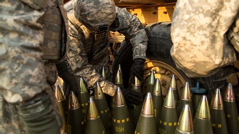 Us Army Awards 41 Million Contract For 155mm Artillery Ammunition