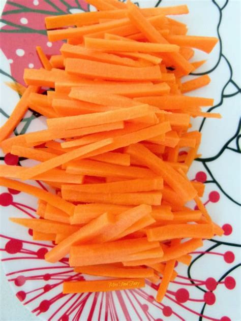 Carrots are grown from seed and can take up to four months (120 days) to mature, but most cultivars mature within 70 to 80 days under the right conditions. How to Julienne a carrot | How to julienne carrots, Carrots, Carrot recipes