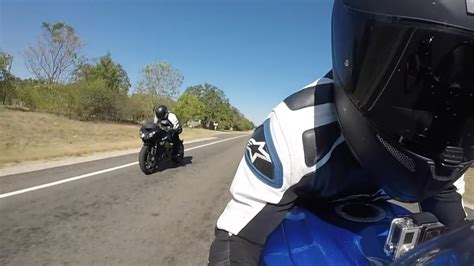 The riding position is more r6. GSXR 600 VS ZX6R - YouTube