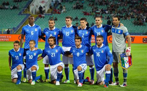 This means those in the stand will either be despite covid restrictions preventing many fans from travelling to italy, thousands of fans have gathered in fan parks such as those in london. Italy National Football Team In Fifa World Cup 2014 ...