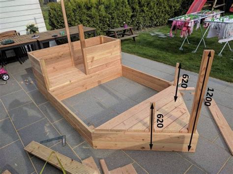 Das ist keine so schwierige aufgabe, vorausgesetzt. DIY Piratenschiff-Sandkasten | Sandkasten piratenschiff ...