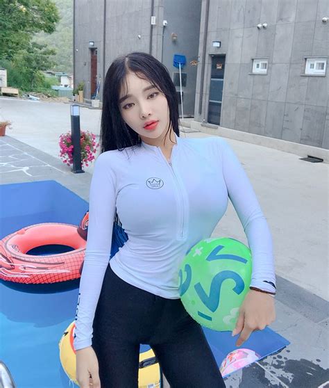 Meet The Korean Biggest Boobs Model Breaking The Internet With Her Unbelievable Curves Top 20