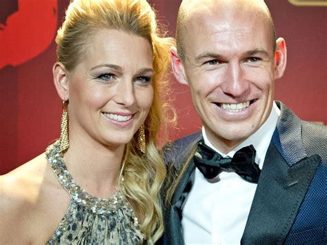Partnerinnen von mördern, insbesondere von serienmördern, werden oft selbst als opfer beschrieben. WM-Held Arjen Robben: Dieser Frau gehört sein Herz ...
