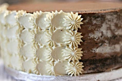 Ein toller kuchen für alle großen und kleinen popcornliebhaber. Zuckerguss Dekor #cakedecoratingtips (mit Bildern ...