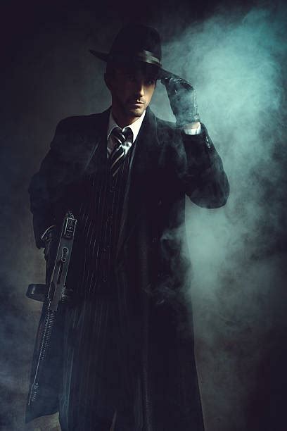 Gangsters With Machine Gun Stock Photos Pictures And Royalty Free Images