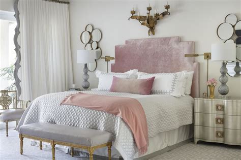 Grey room ideas bedroom gray bedroom walls grey room decor room design bedroom pink bedroom walls redecorate pink, grey and white looks really pretty together. Красиво спално шествие на розово и сиво - Bravacasa