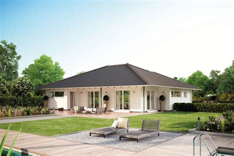 Wer die ebenerdige wohnweise bevorzugt und keine treppen steigen mag, kommt früher oder später auf die idee einen bungalow zu bauen. Fertighaus Bungalow bauen - Fingerhaus