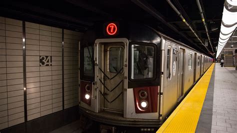 Korean Woman Shoved On New York Subway Police Investigate