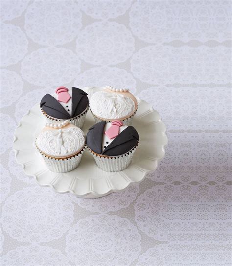 Bride And Groom Cupcakes Bride Cupcakes Pop Cupcakes Wedding Cupcakes