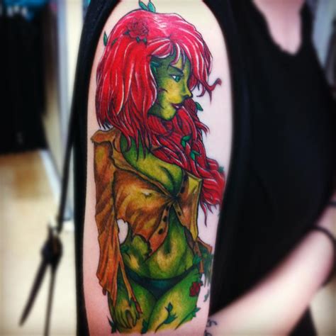 A rash that results from contact with poison ivy often looks like a straight line because of the way it brushed against your skin. Poison Ivy tattoo by ivyisley on DeviantArt