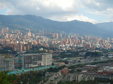 Explore medellin's sunrise and sunset, moonrise and moonset. Global Exchange arrives to Medellín airport
