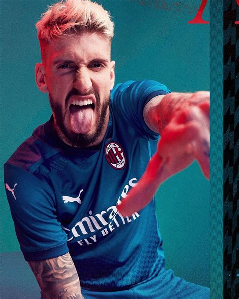 + милан milan primavera milan under 18 milan under 17 ac milan молодёжь ac mailand weitere ac milan uefa u19. Tercera camiseta Puma del AC Milan 2020/2021
