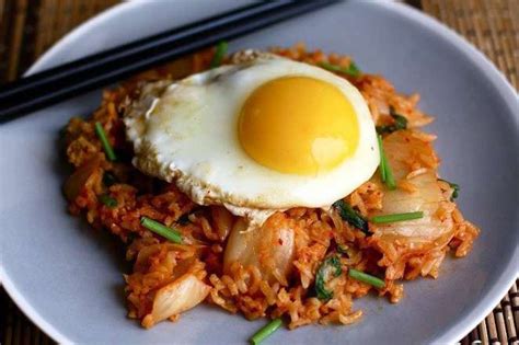Cara membuat nasi goreng kimchi. Resep Nasi Goreng Kimchi - Resepedia