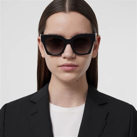 Square Frame Sunglasses In Blackbeige Women Burberry Official