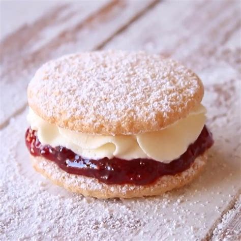 But sponge cake recipes bake up quite a bit fluffier and drier because they use a lot eggs. Temperature At Centre Of Sponge Cake - eggless sponge cake recipe | eggless vanilla cake recipe ...