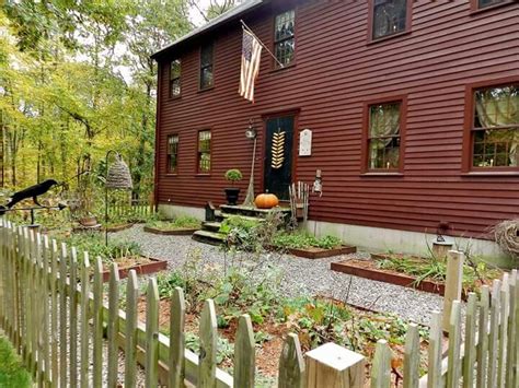 Pin By Sherie Smith On A Primitive Place Fall Colonial House
