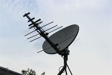 Terrestrial television is broadcast on frequencies from about 47 to 250 mhz in the very high frequency (vhf) band. I turned my satellite dish into a badass HDTV antenna ...