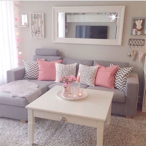 Cute living room! | Home decor, Room decor, Apartment decor