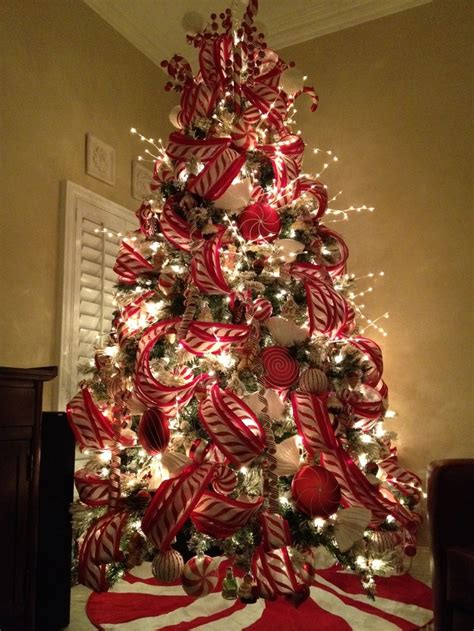 I have a few more ideas for holiday. 46 Famous Candy Christmas Tree Decorations Ideas ...