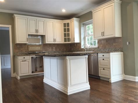 We asked nick slavik, proprietor of nick slavik painting & restoration company and frequent this old house contributor, to take us through his best practices for kitchen cabinet refinishing, from prep to paint. Oak Cabinets refinished to traditional white with Glaze ...